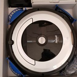 Brand NEW ROBOT VACUUM CLEANER  , WORKS EXCELLENT  , IN THE BOX  , AII ACCESSORIES 