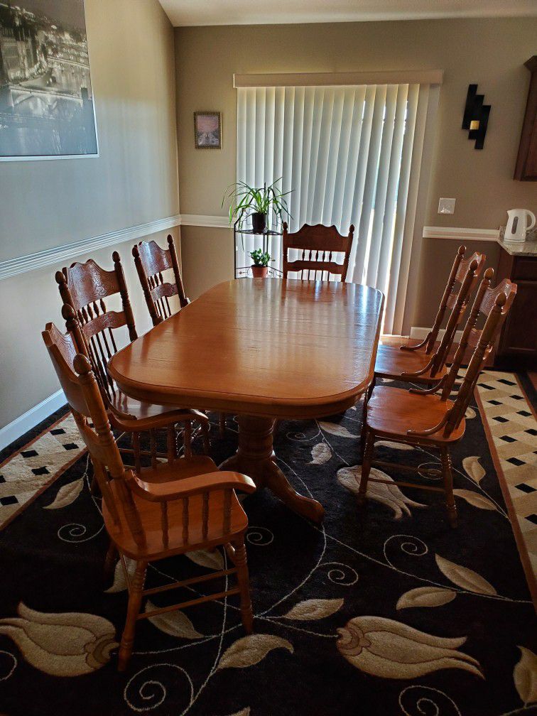 Used dining table w/6 chairs