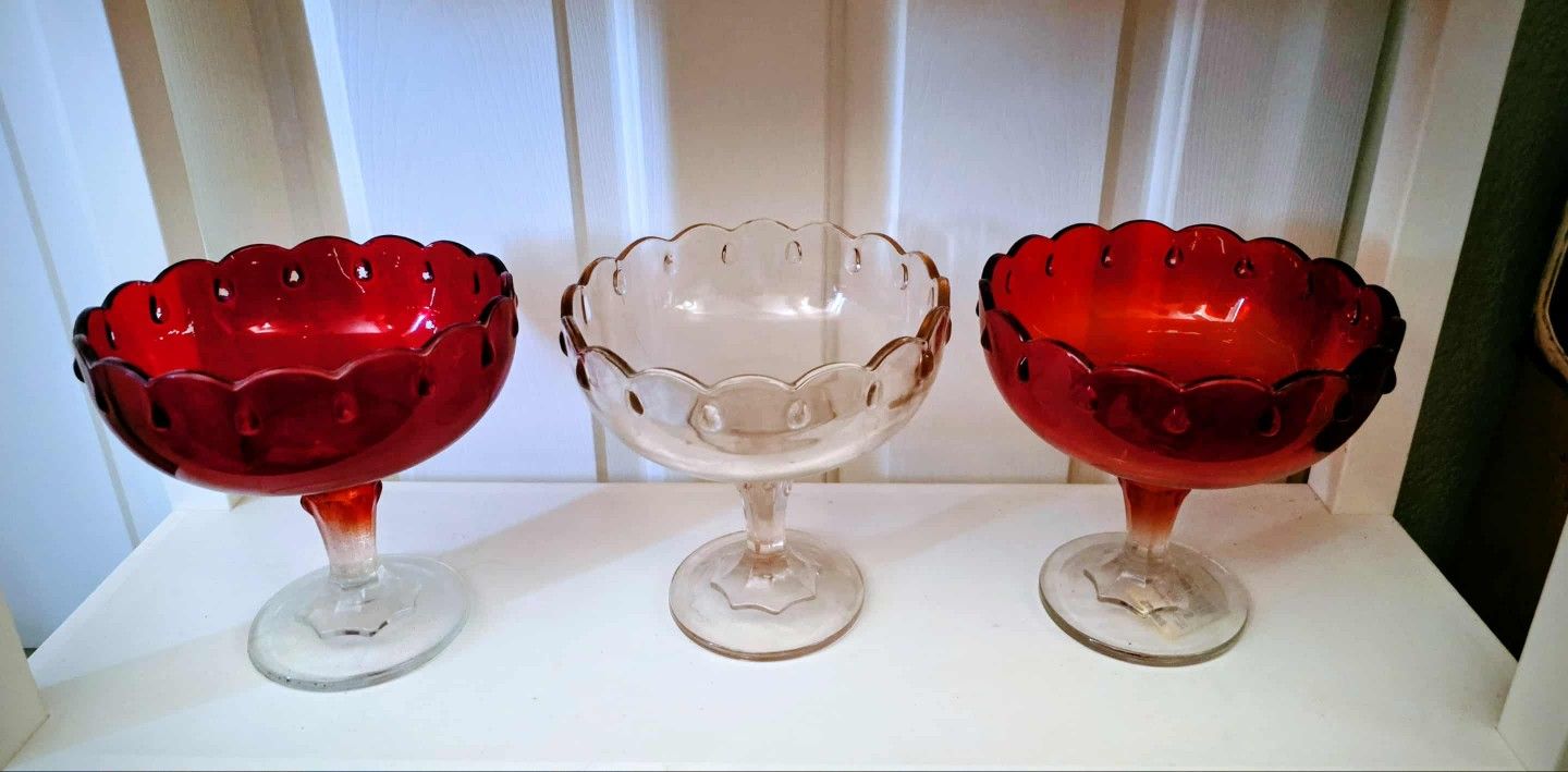 Vintage Indiana Teardrop Vase Bowl On Pedastal Stand Pink Red Glassware