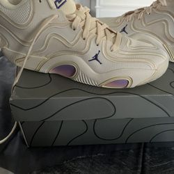 Tatum 3’s Size 9.5 Men’s