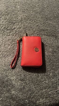 TORY  BURCH  WALLET DESIGNER  COLOR RED Size: MEDIUM