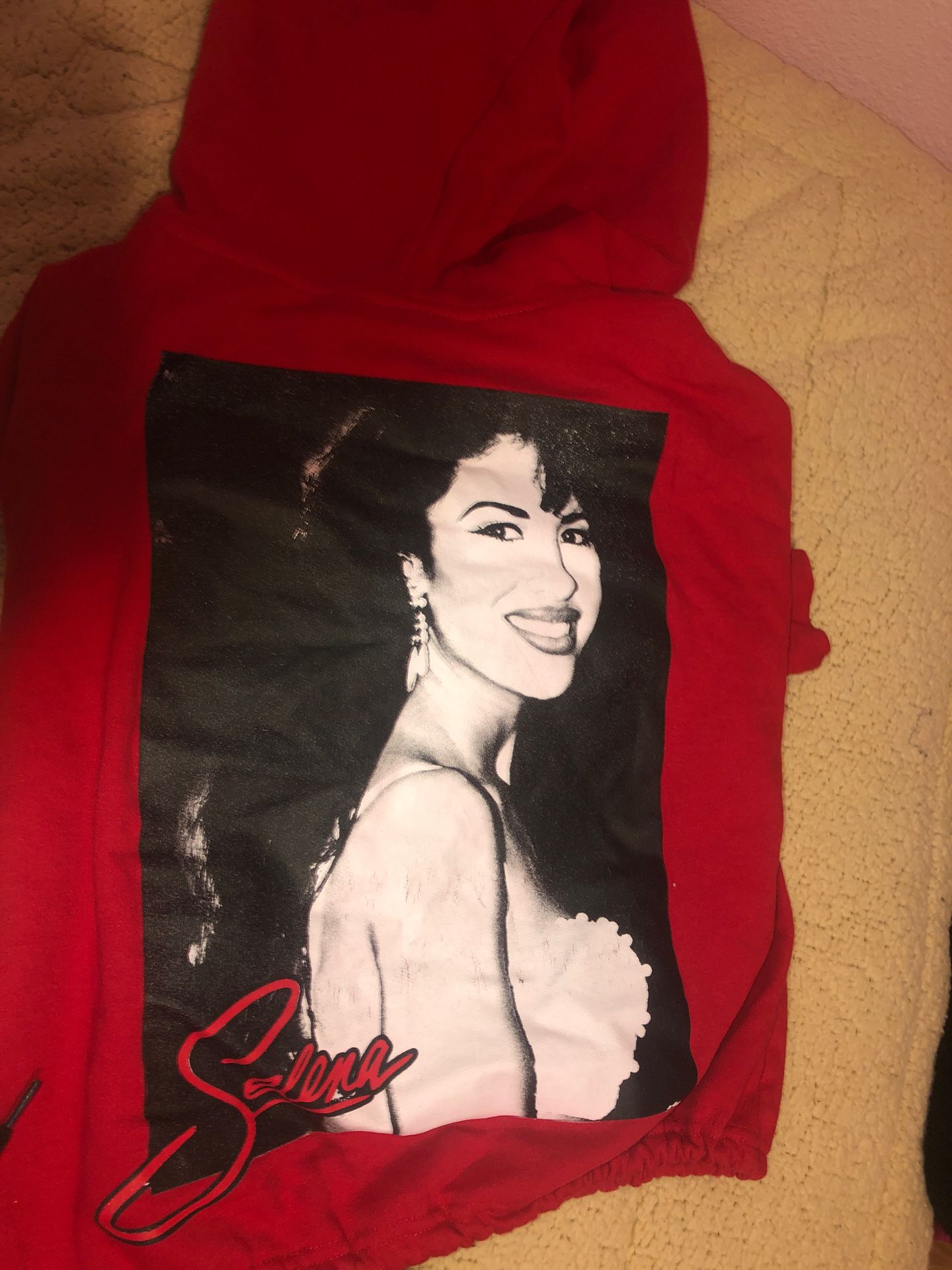 Selena’s crop hoodie !