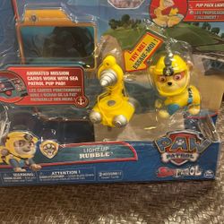 NEW NICKELODEON PAW SEA PATROL LIGHT UP RUBBLE SET FIGURES PLAYSET SPIN MASTER 