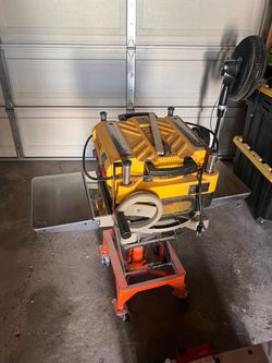 Dewalt Thickness Planer w VEVOR 350lbs hydraulic lift