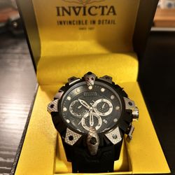 Invicta Men’sReserve Venom 