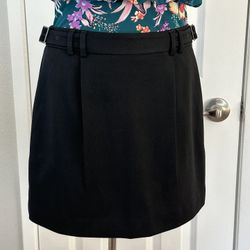Express Skirt waist buckle details
