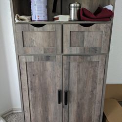 Cabinet In Excellent Condition 