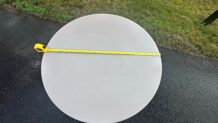 Round Dining Table