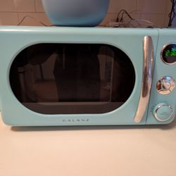 Cool Retro Microwave