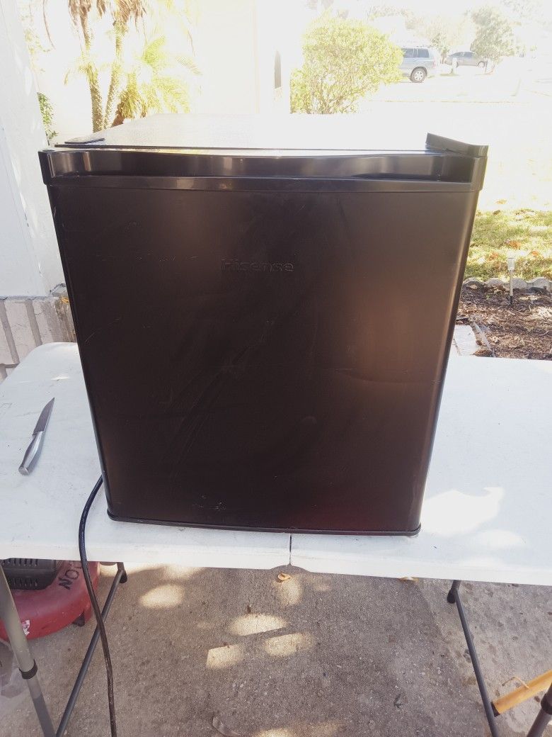 Hisense Mini Fridge