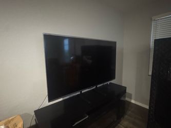The Sharp LC-70UQ17U is a 70-inch 1080p Aquos Quattron+ (Q+) LED-LCD smart TV
