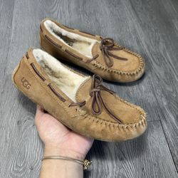 UGG Women's Dakota Suede Moccasin Slippers Chestnut Brown Size 5 1107949