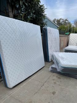 Memory Foam King Size Mattress 12"   medium firm