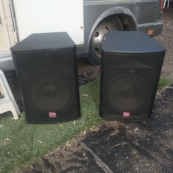 Pair ot Cerwin Vega ProStax  speakers 15 inch two ways 500 watts at 4 ohms in good conditions