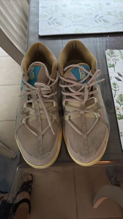 Size 11 Nike basketball shoes