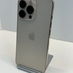 Apple iPhone 13 PRO 256gb. ( Fully Unlocked )