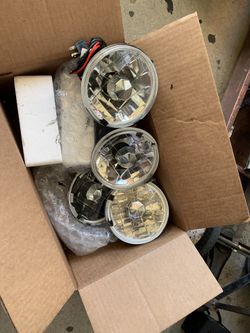 5 3/4 head light perfect condition h4 lenses