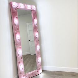 New Mirror Stand 