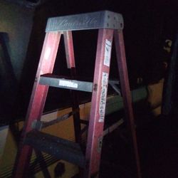 Louisville 6' Fiberglass Ladder