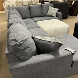 Gorgeous Entertainment Style Sectional!
