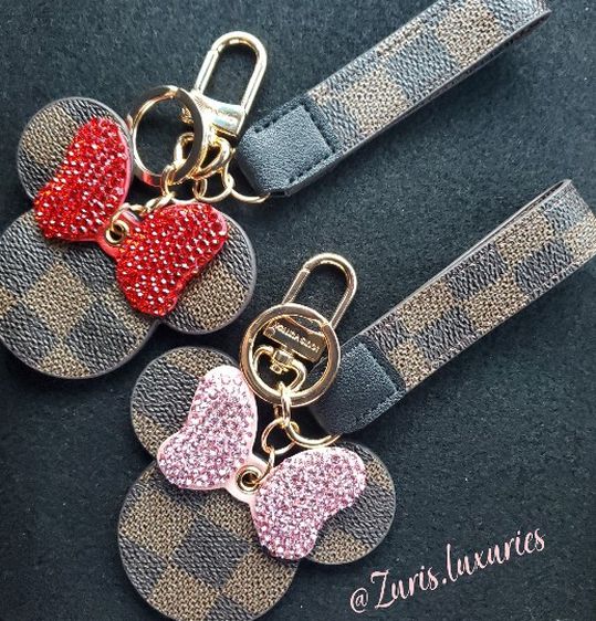 LoVe Checkered Mini Mouse Keychain for Sale in Downey, CA