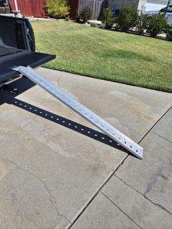 Aluminum motorcycle ramp