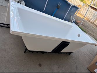 Delta shower tub