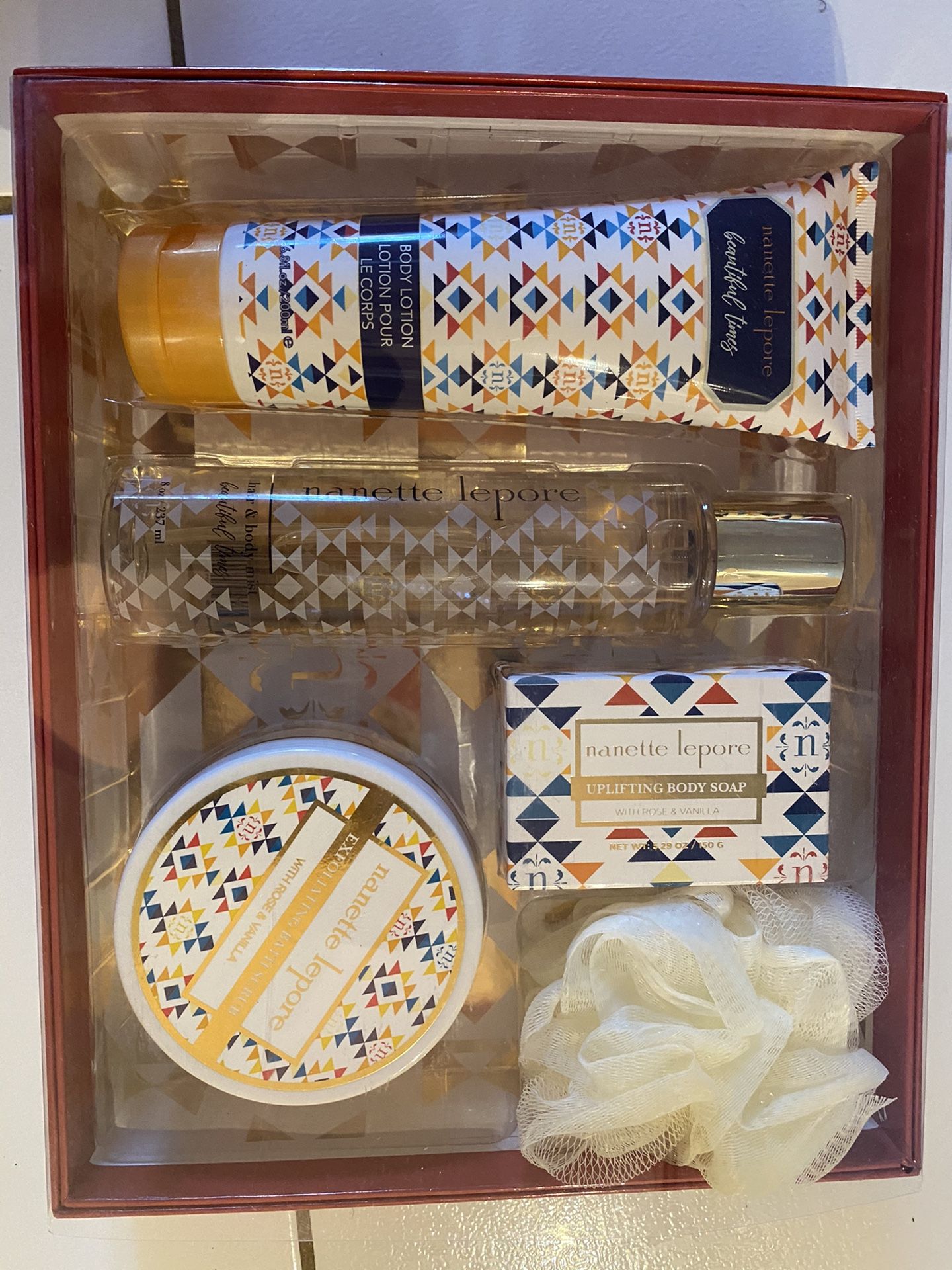  Perfume - New  5 Piece Nanette Lepore Gift Set 