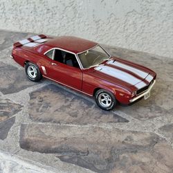 ERTL 1969 1/18 Chevrolet Camaro Z/28 Diecast Car