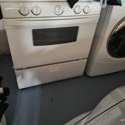 Gas Range And Microwave Over Head