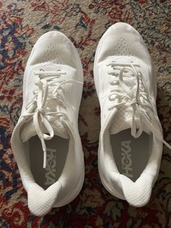 HOKA Clifton Shoes – Men's Size 11 – Nearly New