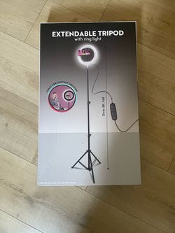 Extendable Tripod with Ring Light