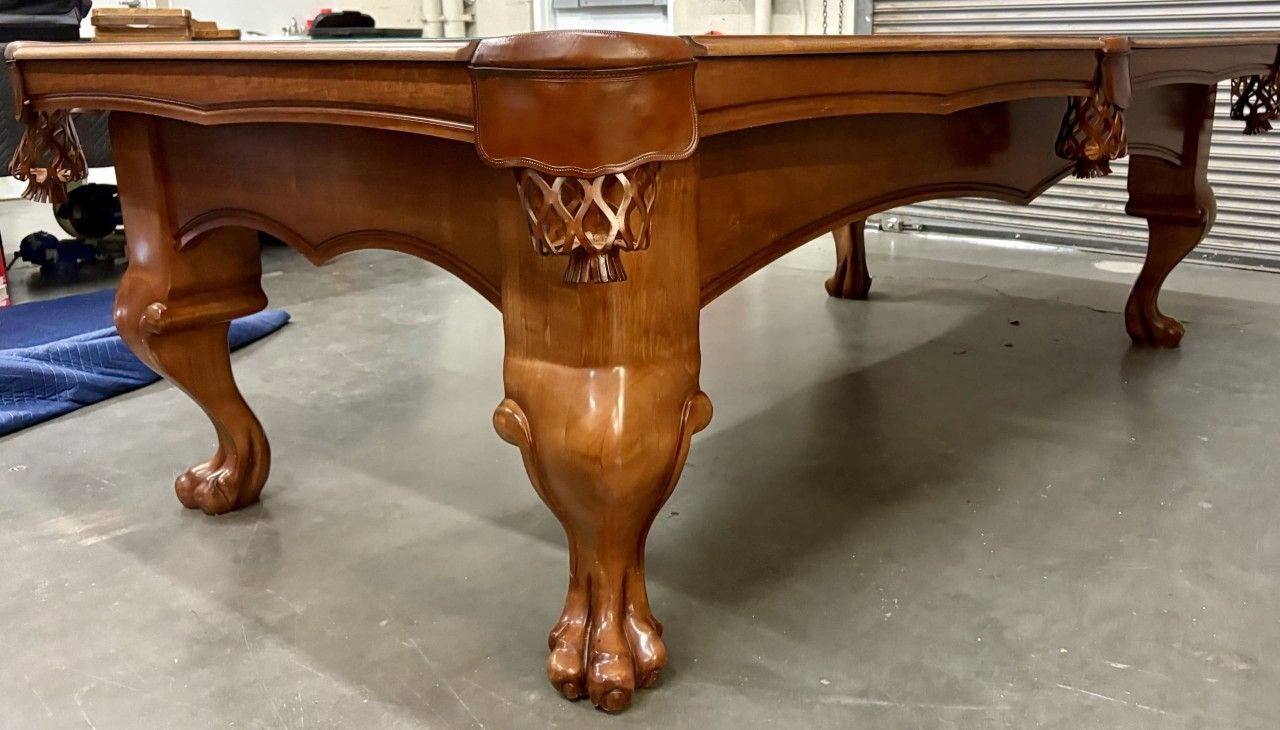 Buckhorn 8 Foot Ball And Claw Pool Table