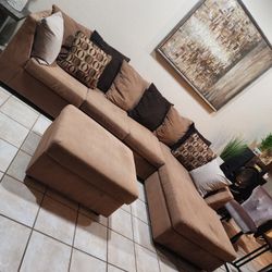 Sofa Sectional Couch With Ottoman In Very Good Condition FREE DELIVERY 🚚 