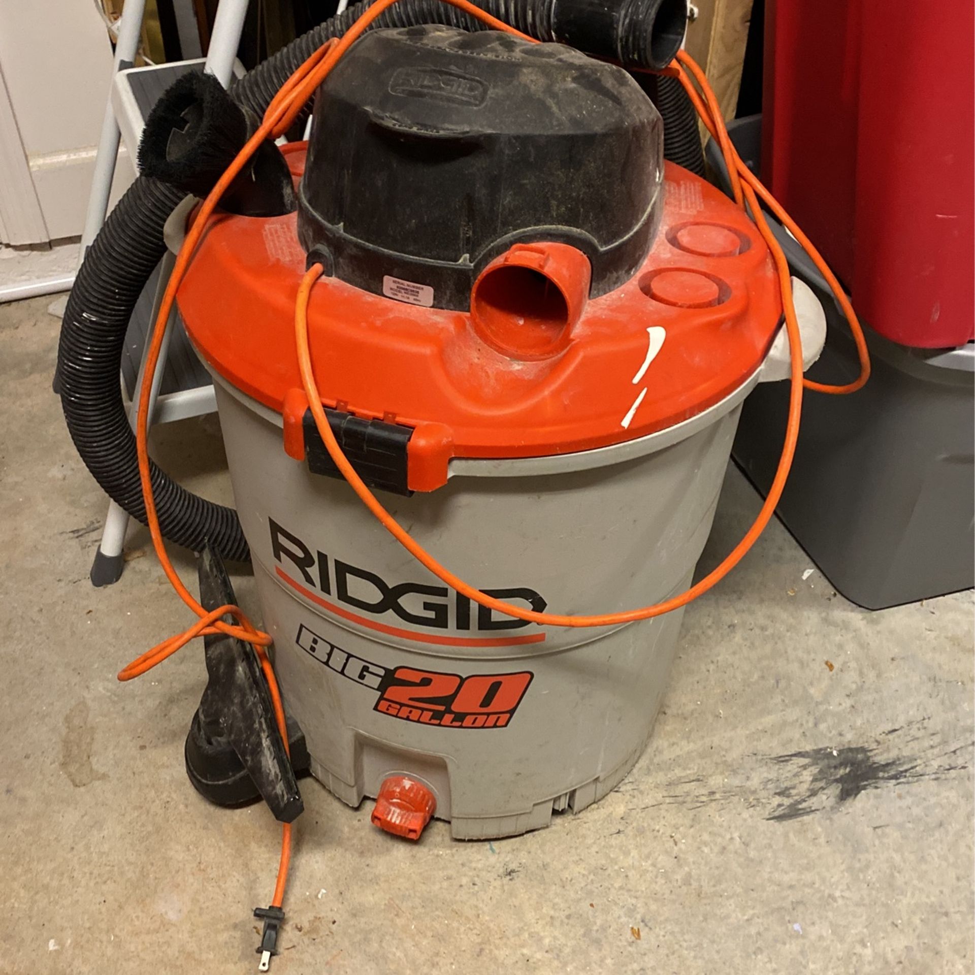 Wet/Dry Vac Ridgid. Big 20 Gallon