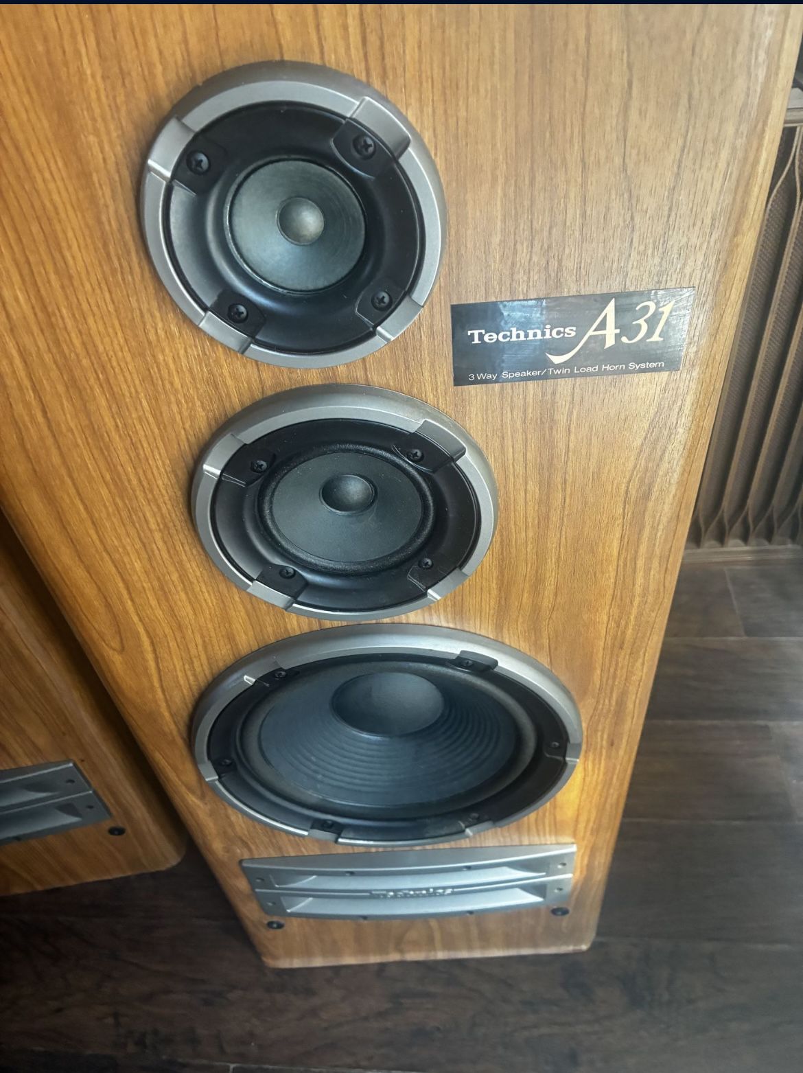 Technics SB-A31 Stereo 3 Way Floor Speakers