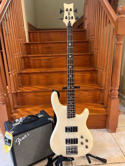 Daisy Rock Active Bass w/ Fender Rumble 15 Bass Amp