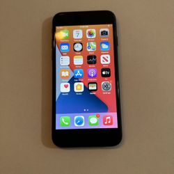 Apple iPhone 7 32GB Factory Unlocked CDMA / GSM