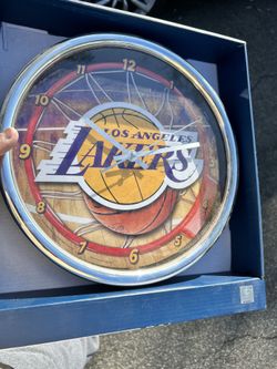 L. A. Lakers Clock