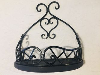 Black Shelf Decor