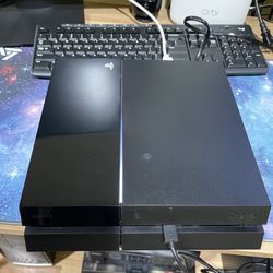 Ps4 (500 GB)- LOW FIRMWARE -Excellent Condition - Can be Modedd (Jailbrek) 