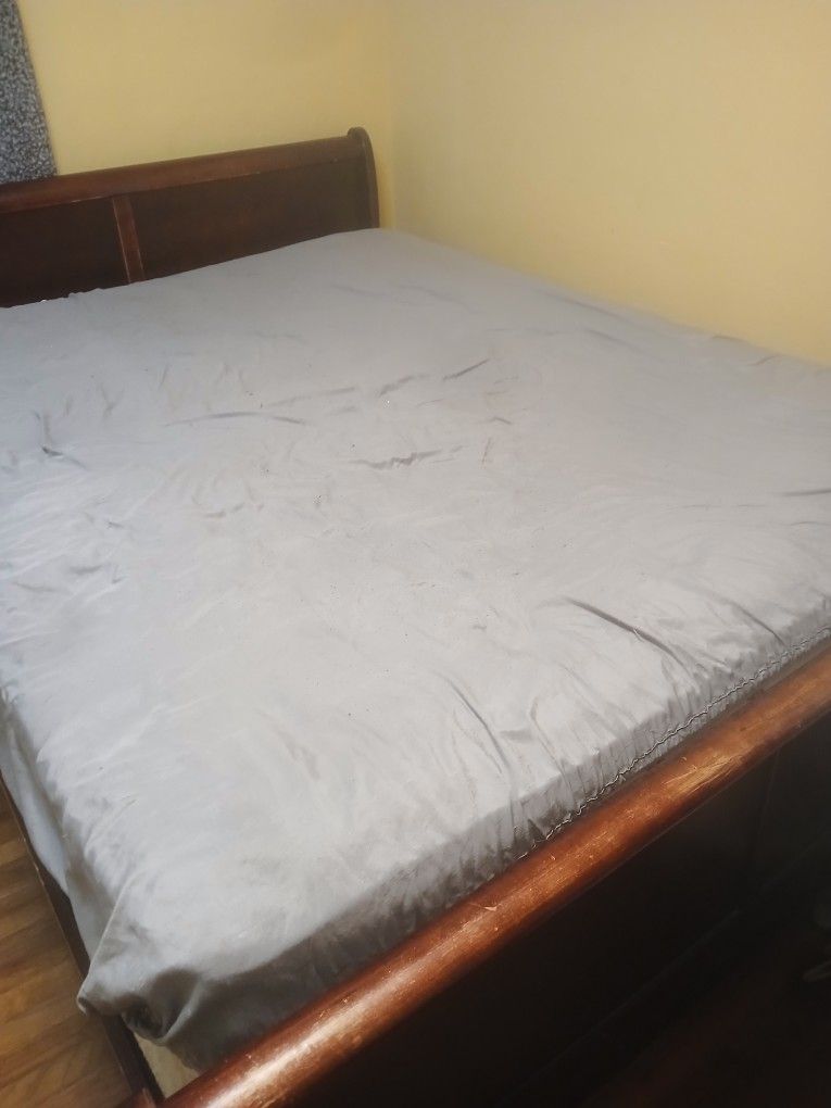 Queen WOODEN BED FRAME