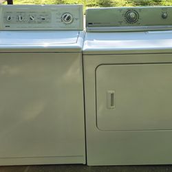 FREE DELIVERY KING SIZED WASHER AND DRYER WORKS GREAT