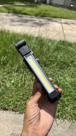 Hot light magnetic flash light