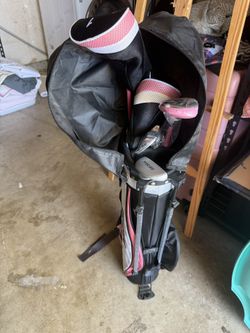 Young Girls Left Handed Gold Clubs