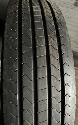 11R22.5 Trailer Tire