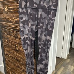 Woman’s Legging Size Medium