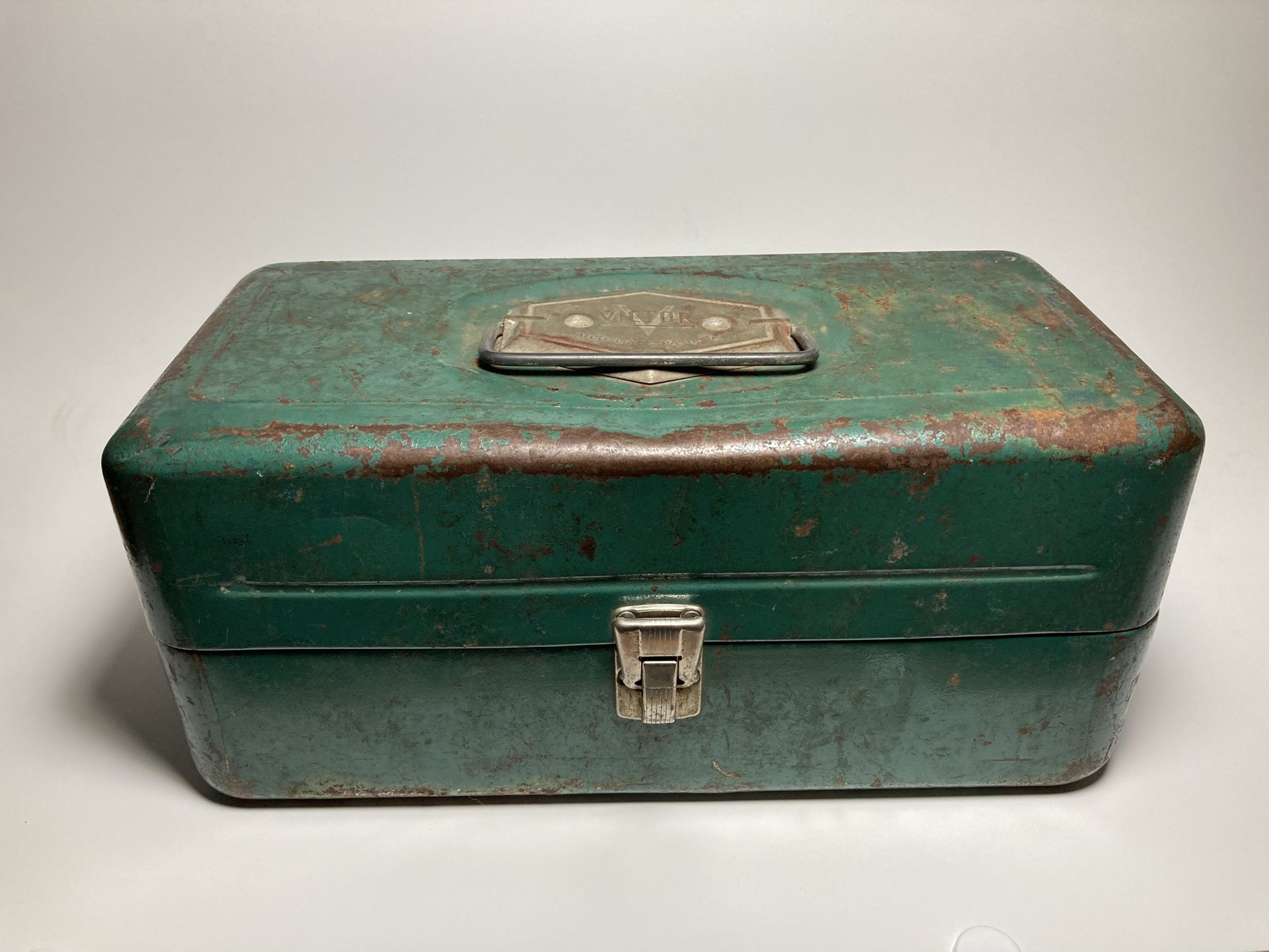 Vintage Victor tacklebox