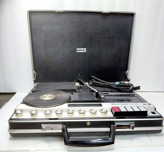 Vintage Bohsei model 6100 briefcase phono graph, radio, tape deck