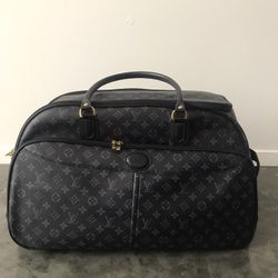 LV DUFFLE BAG USED 